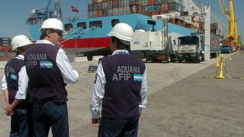 La Aduana suspendió a 59 empresas por no liquidar divisas por exportaciones. (Archivo) La Aduana suspendió a 59 empresas por no liquidar divisas por exportaciones. (Archivo)