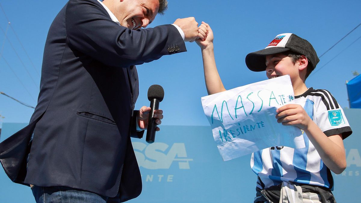 Sergio Massa encara el tramo final de su campaña y llama a abrazar a cada argentino que está en duda. (Télam)