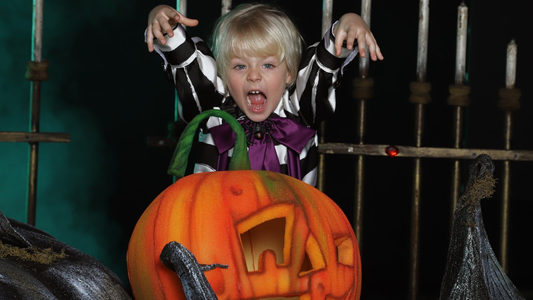 Flavio Mendoza y su hijo Dionisio adelantan Halloween con el Circo del Anima