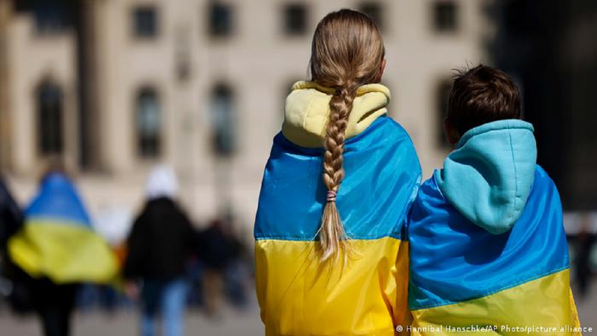 Autoridades de Ucrania aseguran que el ejército ruso se llevó unos 150 niños de la asediada ciudad de Mariúpol. (Foto: AP)