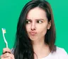 Cómo cepillarse los dientes correctamente: los errores más comunes que pueden dañar el esmalte y causar infecciones