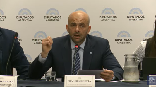 Tenso cruce en Diputados por la privatización de Aerolíneas Argentinas: Son delincuentes