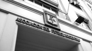 La AFA decidió que el fútbol no se suspende, pero vuelve a Fase 1