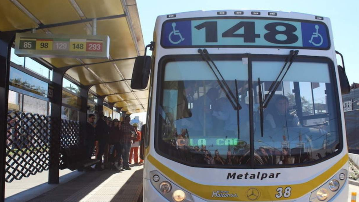 Paro de colectivos en el AMBA: qué líneas no funcionan este jueves por la falta de pago de aguinaldos