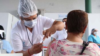 Este viernes comienza la vacunación contra la gripe: ¿quiénes podrán acceder y cuántas dosis recibirá cada provincia?