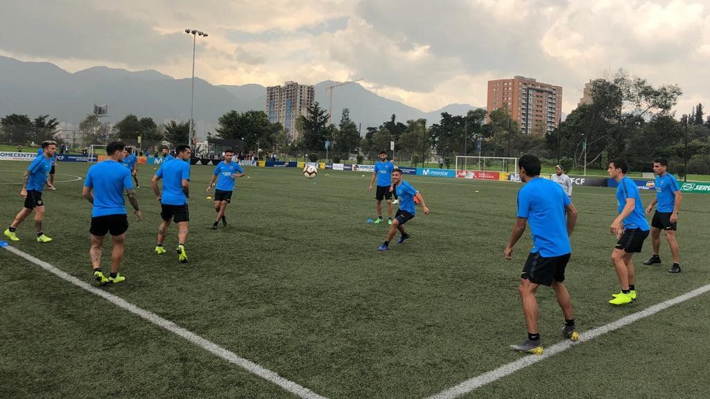 El viaje infernal: Boca no llegó a Ibagué por cuestiones climáticas y realizó su práctica en Bogotá