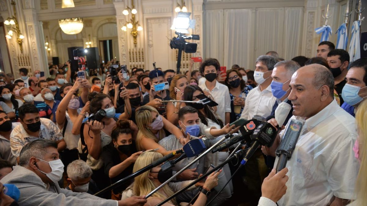 Juan Manzur celebró un módico empate del peronismo en Tucumán en las elecciones del domingo. El lunes retomó la agenda hiperactiva en la Casa Rosada y los preparativos apra relanzar el gobierno de Alberto Fernández este miércoles con una movilización de todo el oficialismo en Plaza de Mayo