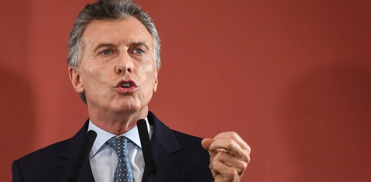 Macri redobla su ataque a Aerolineas: dice que con la malgastada se podrían haber evitado las inundaciones