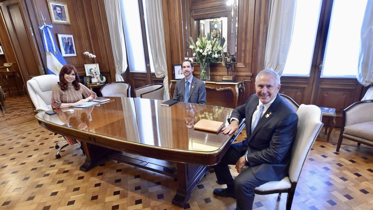Cristina Kirchner le pidió apoyo al embajador de Estados Unidos