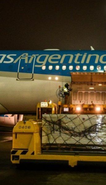 Gollan anunció que el lunes se empezará a vacunar en Provincia al personal de las terapias intensivas