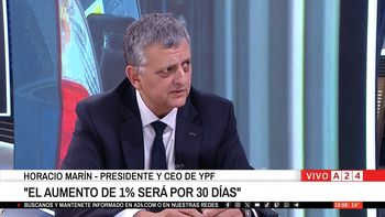 El presidente de YPF adelantó que los combustibles aumentarán un 1% pero el precio se sostendrá por otros 30 días