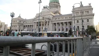 Congreso blindado por el informe de Manuel Adorni: cortes, vallados y caos de tránsito en el centro porteño Congreso blindado por el informe de Manuel Adorni: cortes, vallados y caos de tránsito en el centro porteño