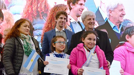 Luis Andreotti encabezó la Promesa a la Bandera con más de 3 mil de alumnos