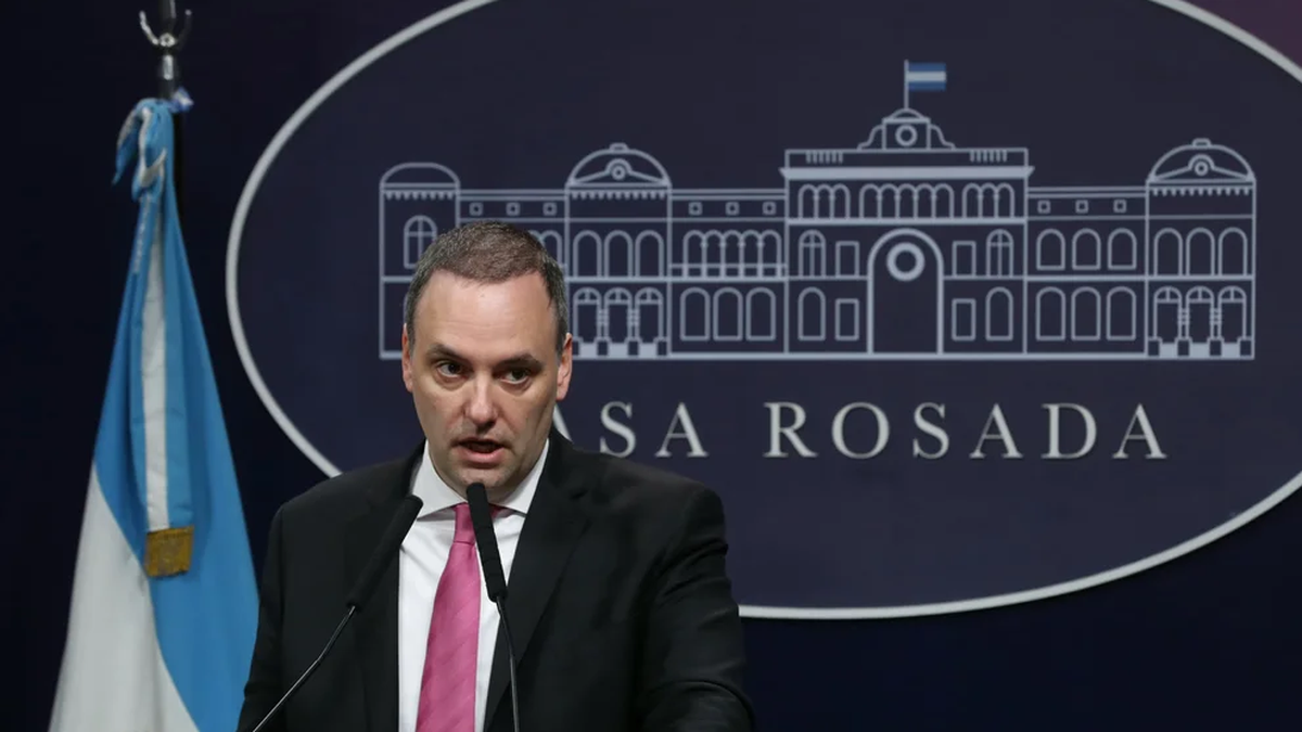 Manuel Adorni dijo que el Gobierno le pagará la coparticipación a la Ciudad. (Foto: NA)