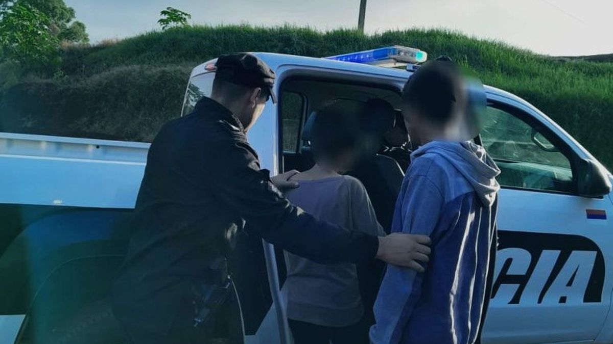 Así detenían a los sospechosos. (Foto: Doce TV)