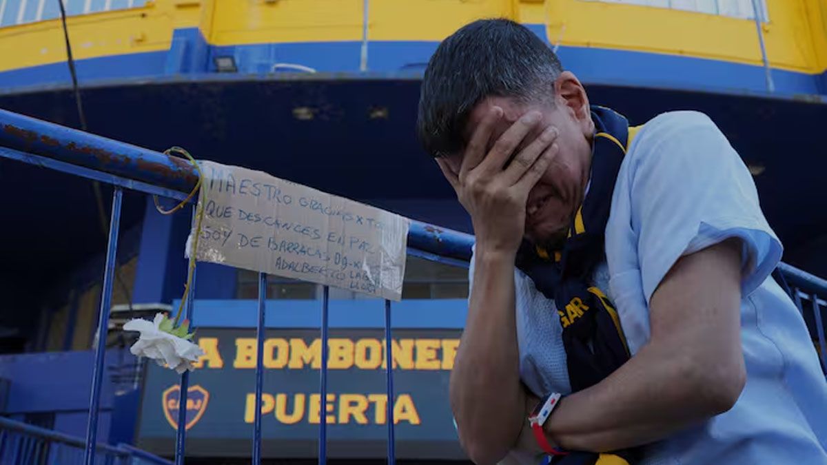 La congoja de un hincha de Boca en la despedida de un histórico del fútbol argentinoRodrigo Abd - AP