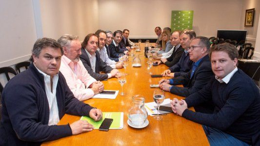 Guerra fría entre la Provincia y los intendentes del PJ por la emergencia social