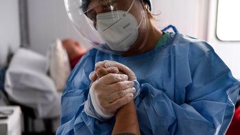 La conmovedora historia de Pedro, estuvo tres meses en coma por coronavirus y busca a la mujer que lo cuidó La conmovedora historia de Pedro, estuvo tres meses en coma por coronavirus y busca a la mujer que lo cuidó