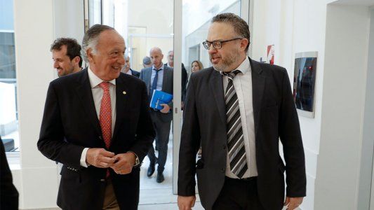 Límites para acceder a dólares complican la operatoria de empresas que importan