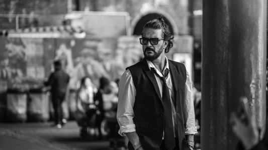 Ricardo Arjona estrena nuevo álbum: “Covers, Demos y Otras Travesuras de Blanco”