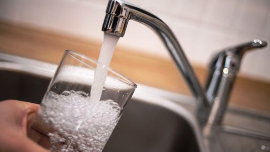Alerta por el nivel de arsénico en el agua: qué efectos tiene en el organismo