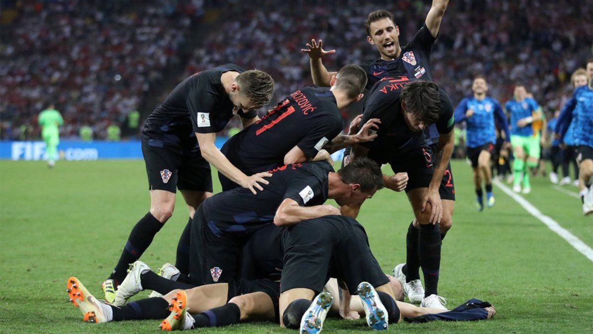 Croacia le ganó por penales a Rusia tras el 2-2 y jugará con Inglaterra las semis del Mundial