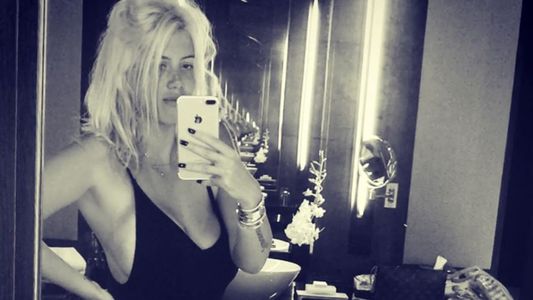 Wanda Nara y un micro bikini a punto de reventar