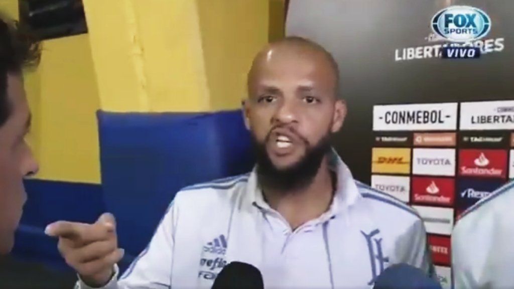 Felipe Melo interrumpió una nota para mostrar su bronca con Fox Sports Brasil por culparlo en el primer gol