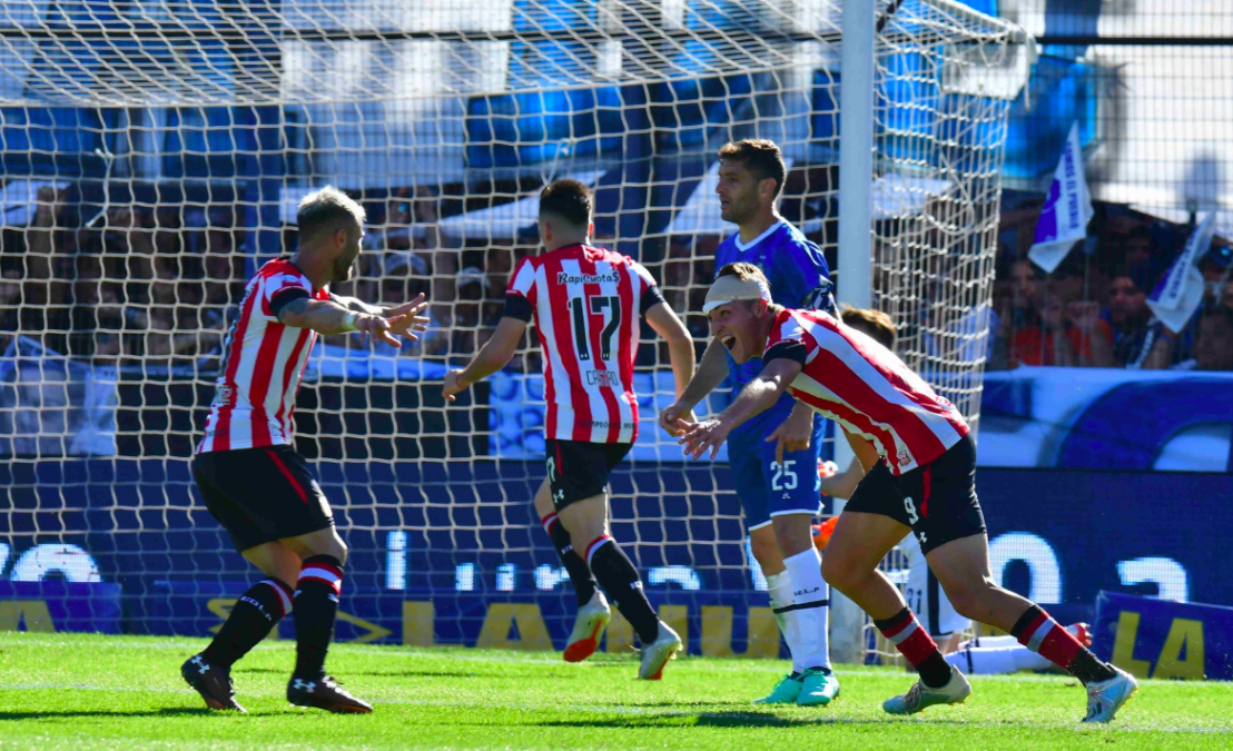 Superliga: Estudiantes le ganó 1-0 al Gimnasia de Maradona con gol de Retegui y prolongó la racha
