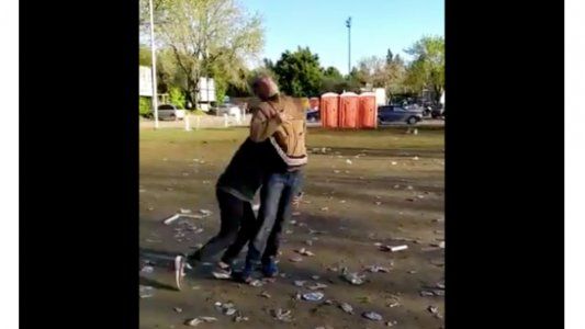 Repudio a un grupo de rugbiers que golpearon violentamente a un indigente