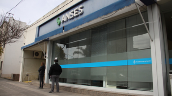 Jubilaciones, Pensiones, AUH: quiénes cobran este lunes 14
