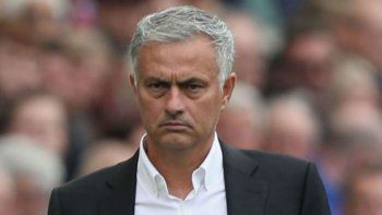 Mourinho se enojó tres el 0-3 con el Tottenham: Tengo más títulos que el resto de los DT de la Premier