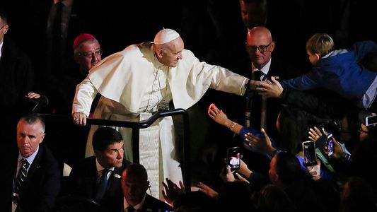 Proponen rebautizar una estación de subte como Papa Francisco: ¿cuál y desde cuándo?