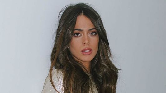 El jugado cambio de look de Tini Stoessel que estrenó en una fiesta con amigos en Barcelona