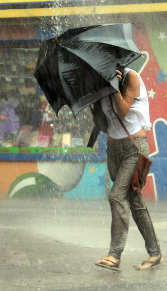 FUERTES tormentas se aproximan y sacudirán a varias provincias del país: cuáles están en ALERTA ROJA