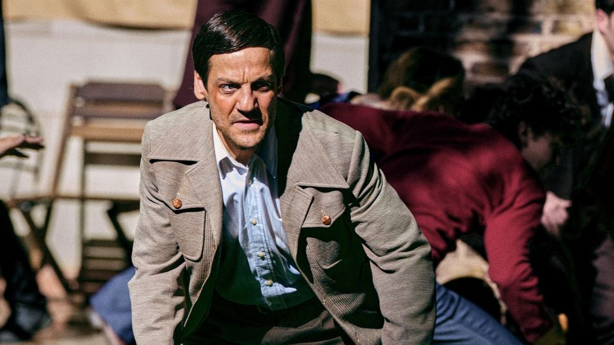 Rodrigo de la Serna brilla con el estreno de una nueva serie inspirada en hechos reales. (Foto: Gentileza Netflix)