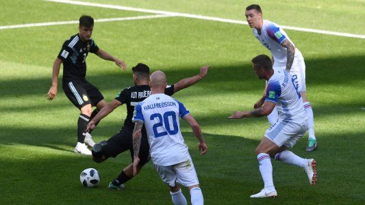 Golazo, papá: Agüero abrió el camino con un zurdazo al ángulo