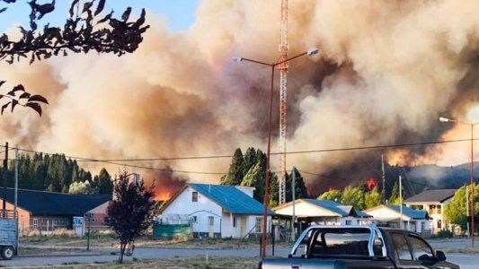 Desesperación en El Hoyo: vecinos denunciaron saqueos en medio del incendio