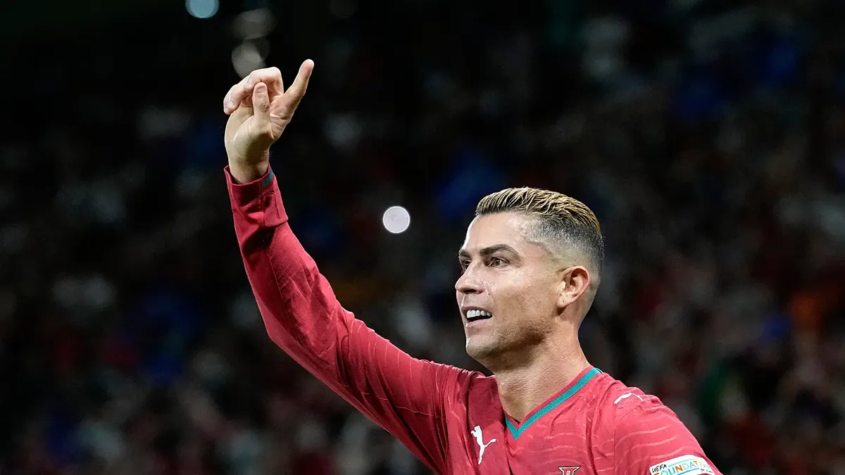 Cristiano Ronaldo podría recibir una suspensión de hasta seis meses y una multa económica tras abandonar la concentración de la selección de Portugal.