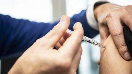 Vacunación: abrió la inscripción en CABA para mayores de 50