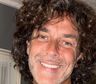 Mariano Martínez se filmó alegre tomando vino mientras bailaba y enfrentó las feroces críticas
