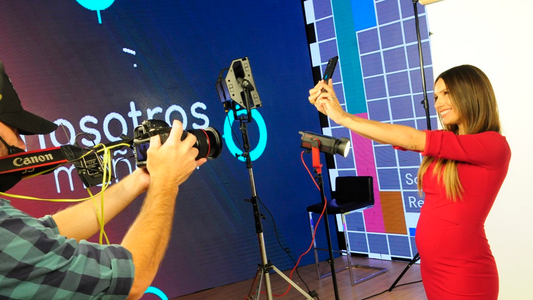 Pampita vuelve a la tele: Me van a ver amamantando en cámara