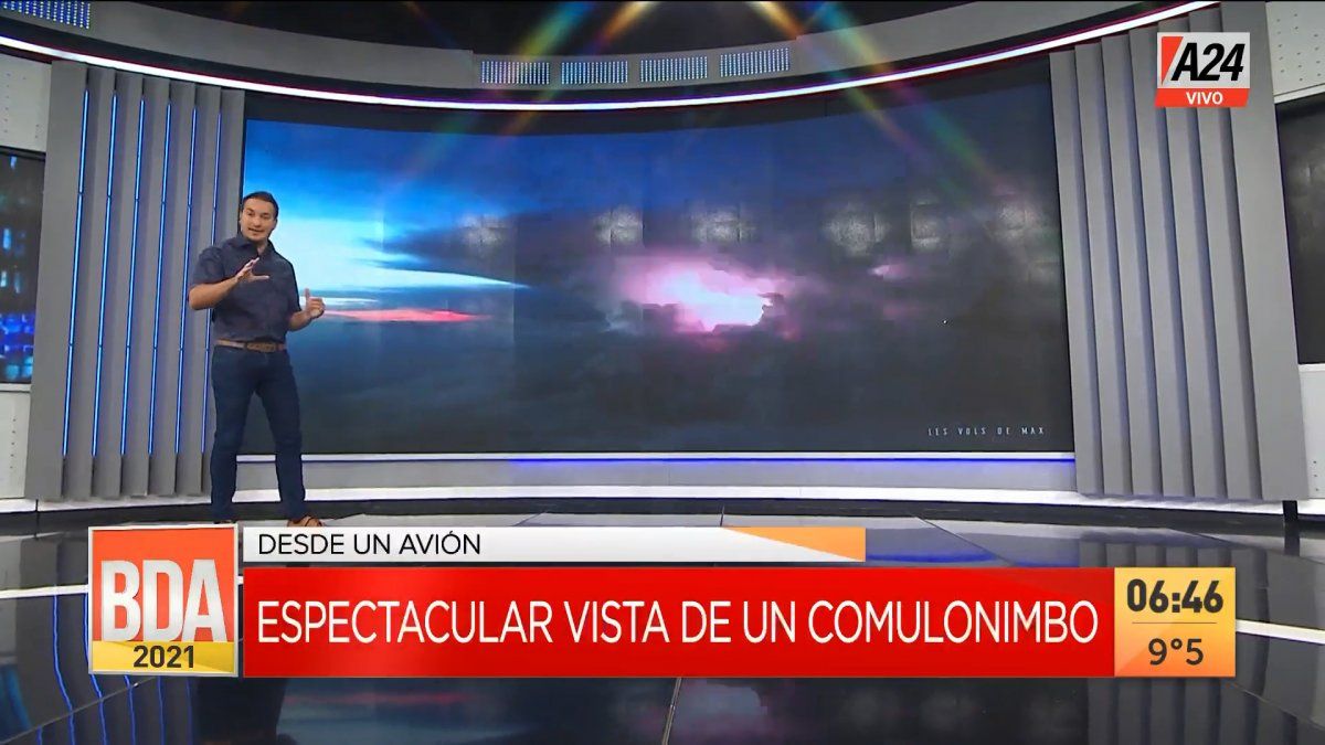 Así se pudo ver el show de rayos de tormenta entre las nubes. (Captura de Tv)