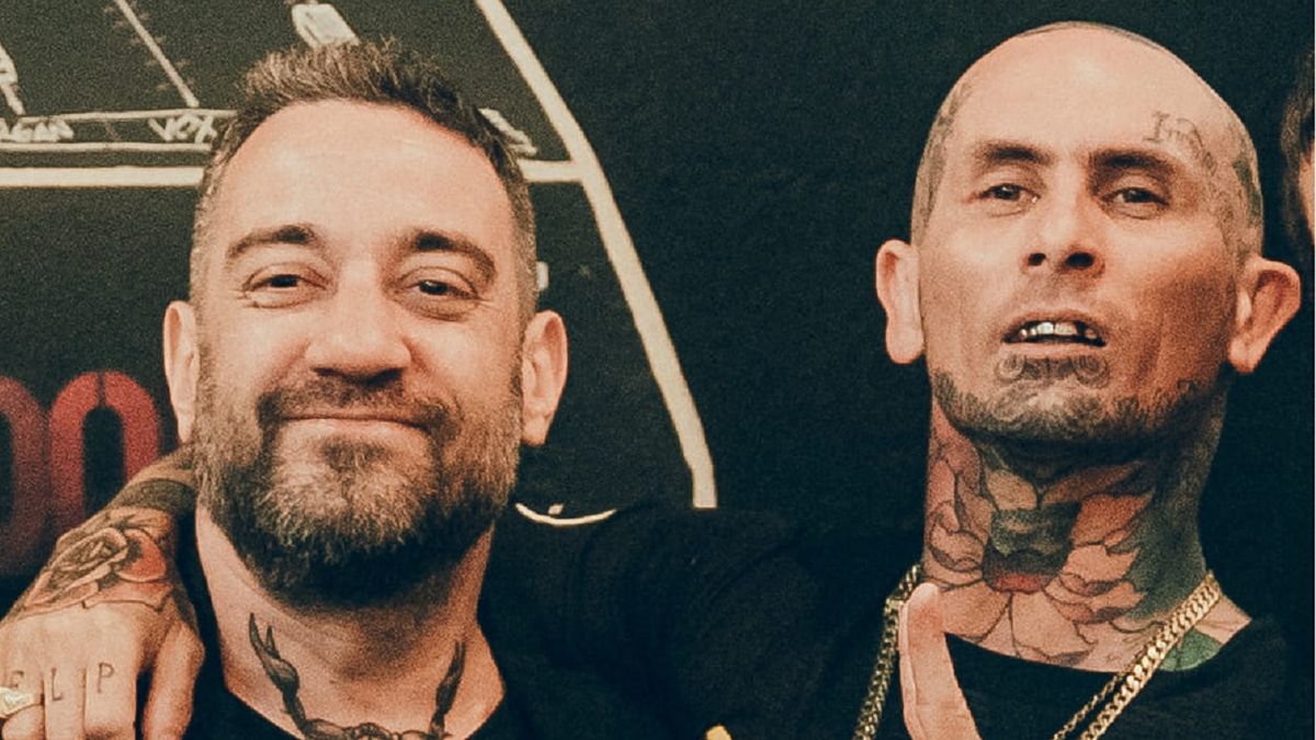 Las pastillas del abuelo y Ke personajes juntos en un clásico pastillero