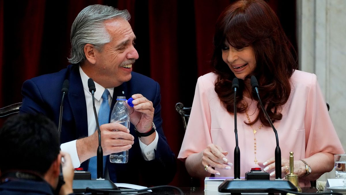 Alberto Fernández y Cristina Kirchner durante la inauguración en el periodo de sesiones ordenarías del Congreso de la Nación. (Foto: AP) 