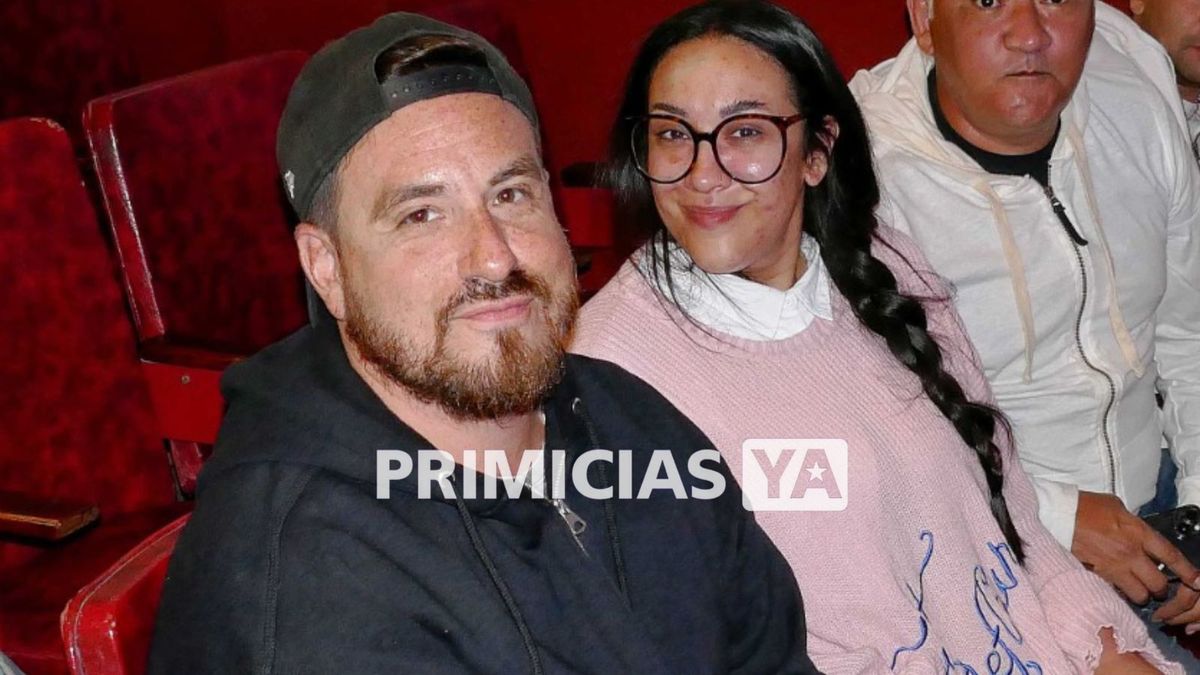 Fede Bal y Evelyn Botto fueron al teatro a ver a Nito Artaza en Mar del Plata