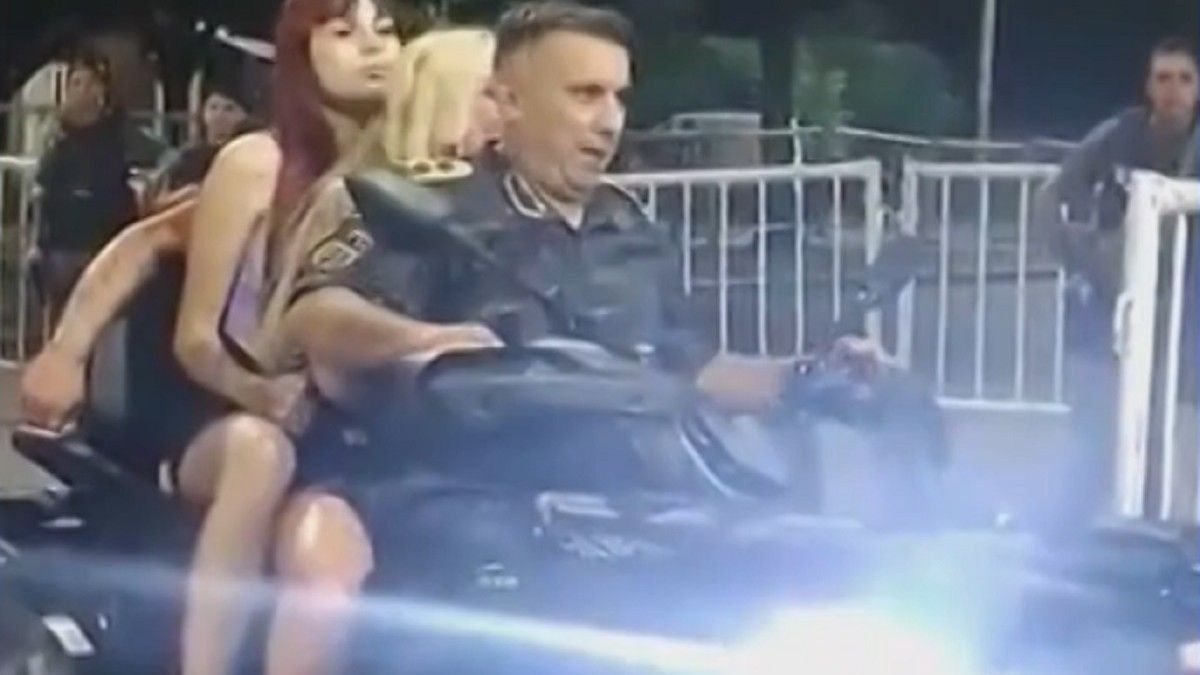 Un policía intentó entrar sin entradas a Los Piojos. El hecho generó un fuerte malestar entre los asistentes.&nbsp;