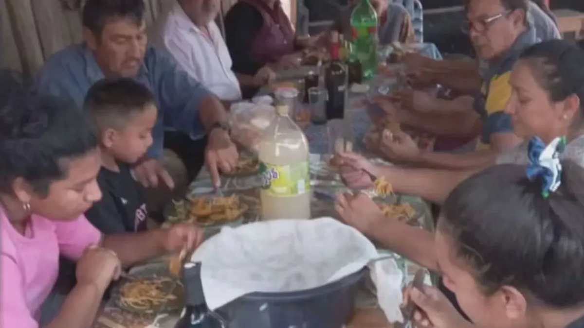 La foto del almuerzo de Loan en donde Gabina Noguera identificó a Antonio Benítez, junto a 