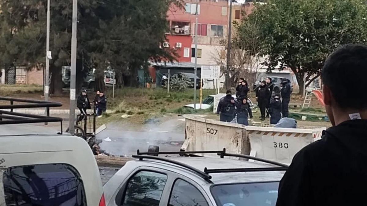 Hallaron un cuerpo calcinado dentro de un carro en Fuerte Apache e investigan un presunto ajuste de cuentas
