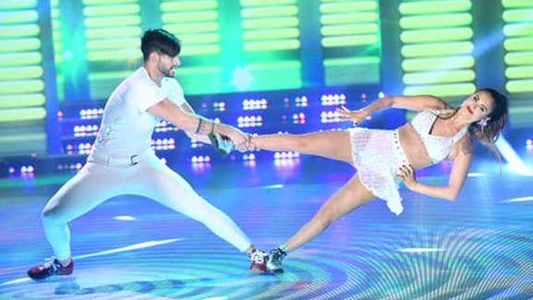 Silvina Luna bailó Cumbia Pop y se mostró sexy revoleando las caderas